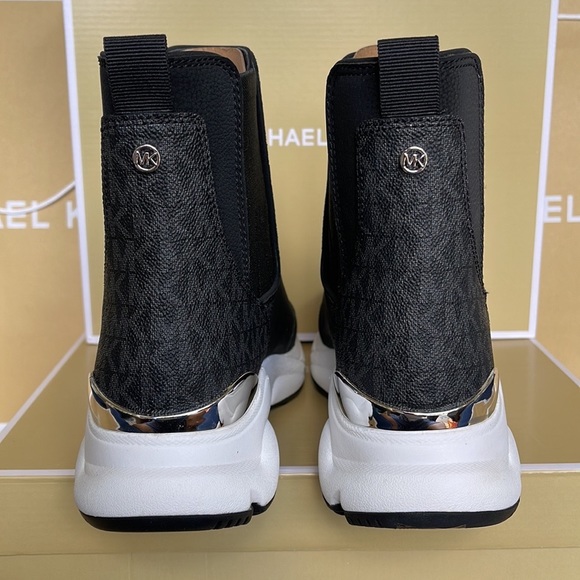 Michael Kors Katrina Bootie Tumbled Leather 49R2KAFE5L
Black - Picture 5 of 16